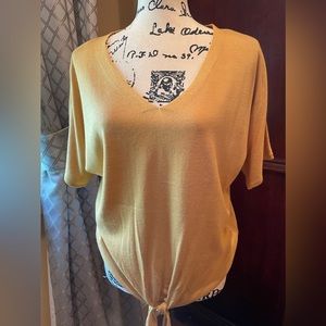 OLIVE & OAK TIE FRONT CASUAL SWEATER